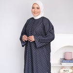 Safia (Monochrome)
