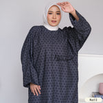 Safia (Monochrome)